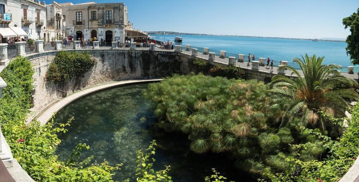 Apartmán Terrazza Dei Mori - Seaview Terrace In Ortigia Syracuse Exteriér fotografie